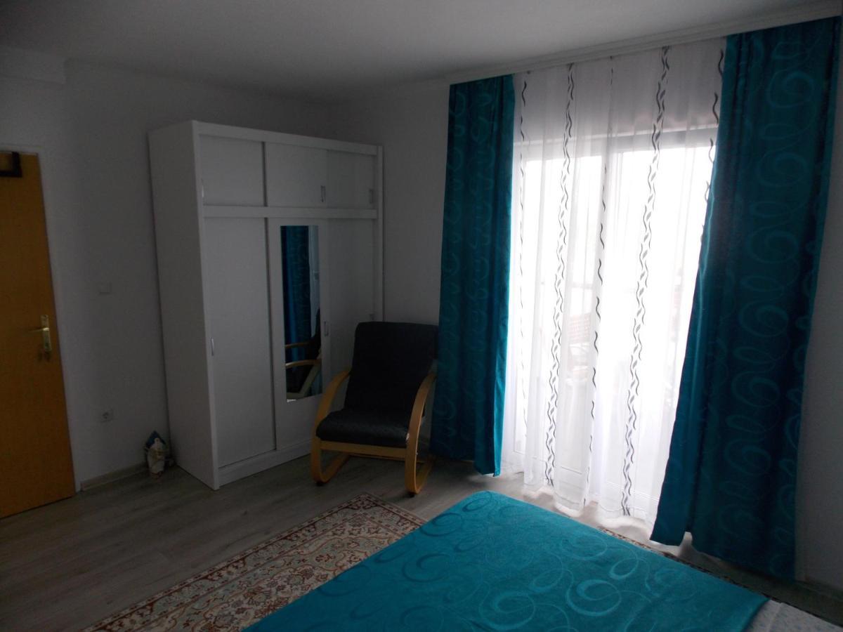 Hanifa Apartmani 로비니 외부 사진