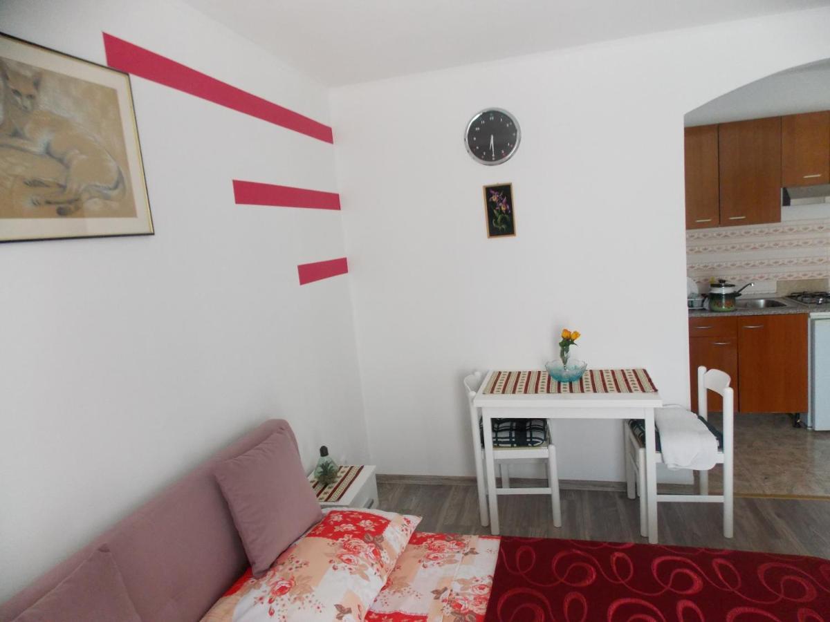 Hanifa Apartmani 로비니 외부 사진