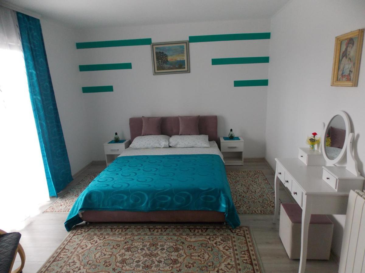 Hanifa Apartmani 로비니 외부 사진