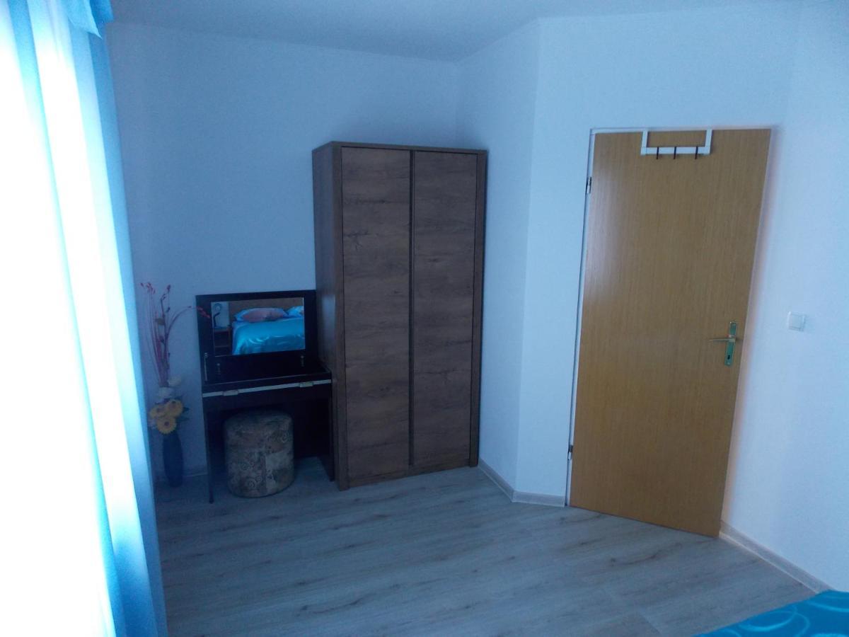 Hanifa Apartmani 로비니 외부 사진
